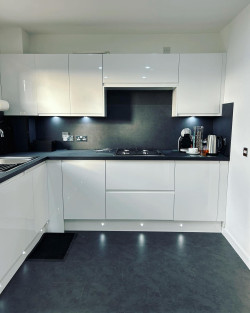 lighting kitchen over